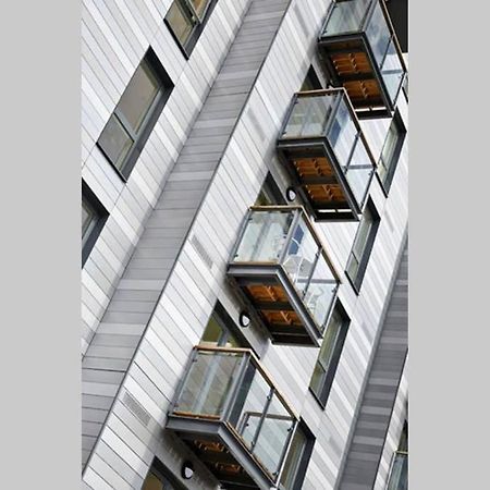 Modern Apartment At Slough Station, London In 18 Mins! Exterior photo